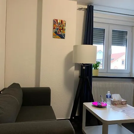 Guenstige Zimmer-unterkunft Mit Gemeinschaftsbad *