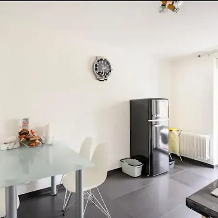 Guenstige Zimmer-unterkunft Mit Gemeinschaftsbad *