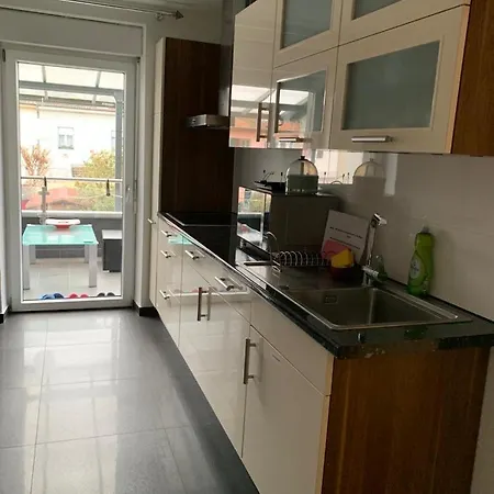 Guenstige Zimmer-unterkunft Mit Gemeinschaftsbad Apartament Lörrach