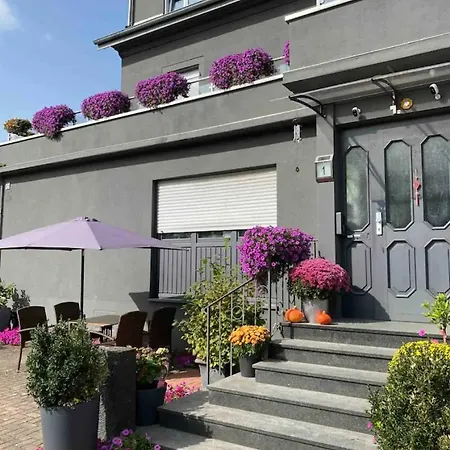 Apartament Guenstige Zimmer-unterkunft Mit Gemeinschaftsbad *