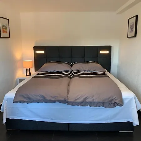 Guenstige Zimmer-unterkunft Mit Gemeinschaftsbad *