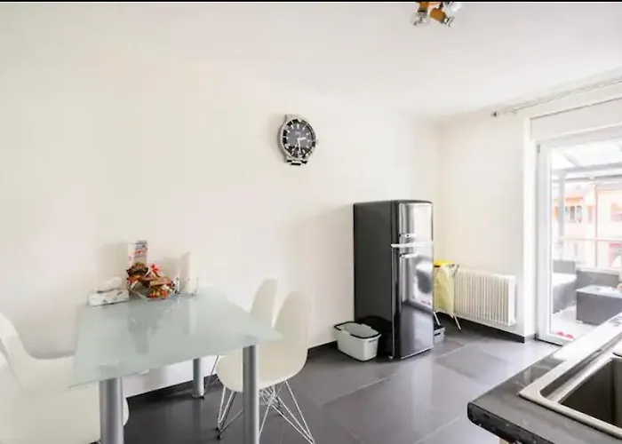 Guenstige Zimmer-unterkunft Mit Gemeinschaftsbad *