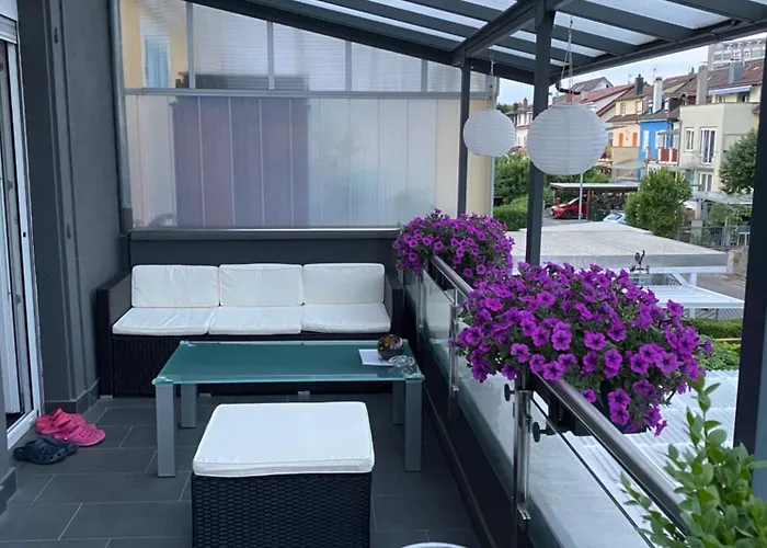 Guenstige Zimmer-unterkunft Mit Gemeinschaftsbad Lägenhet